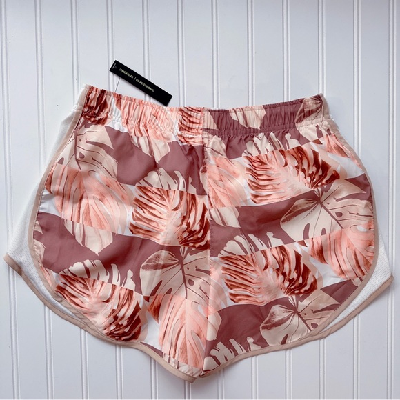 Nike Dri-Fit Tempo Printed Running Shorts In Neutral Tropical Print NWT - Picture 4 of 5